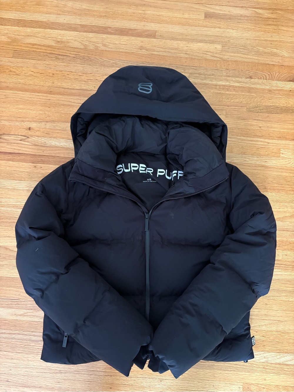 Black Aritzia Super Puff - xs